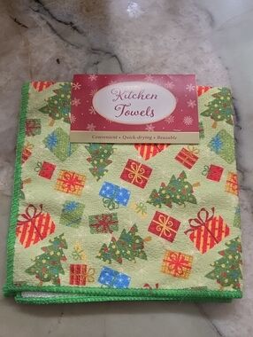 Kitchen Towels Holiday Tree & Present Print - Green